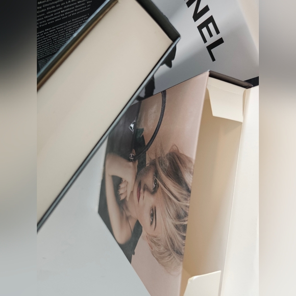 Table Top Decor: Choose 1 - Picture 13 of 14